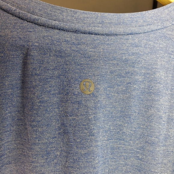 Lululemon workout tee - Picture 3 of 3